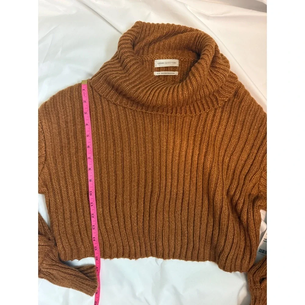 Urban Outfitters Rust Brown Ribbed Cropped Turtleneck Sweater M/L NEW‎
